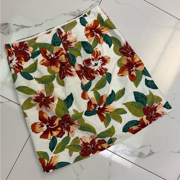 Ann Taylor Skirt Size 8 - Picture 2 of 4